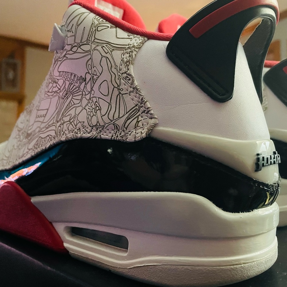 NIKE Air Jordan Dub Zero “Varsity Red”
9.5M-11W
$79 - Picture 9 of 16